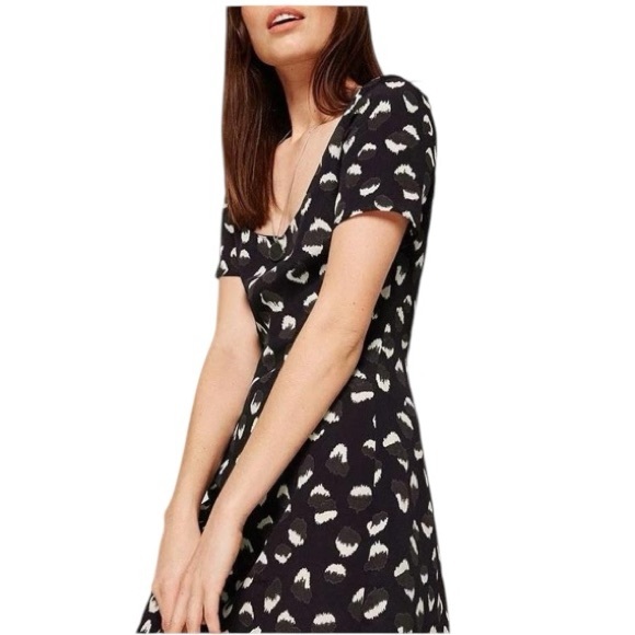 Reformation Jalen Short Sleeve Mini Dress in Wild Child Print - Navy - Size 6 - Picture 5 of 12